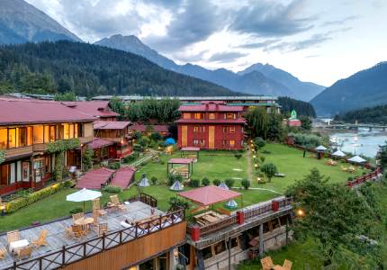 Scenic Jammu to Srinagar & Valley Road Trip