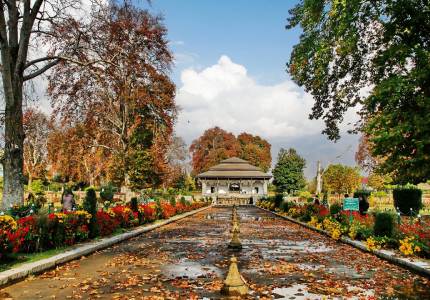 Chandigarh-Amritsar-Srinagar Hills & Valley Explorer